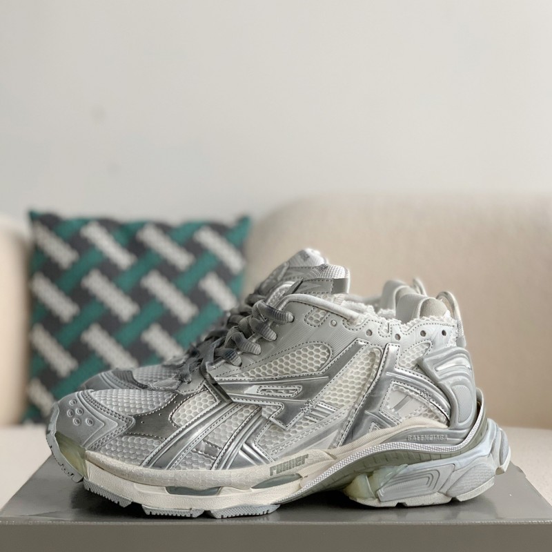 Ba*len*cia*ga Runner Sneakers