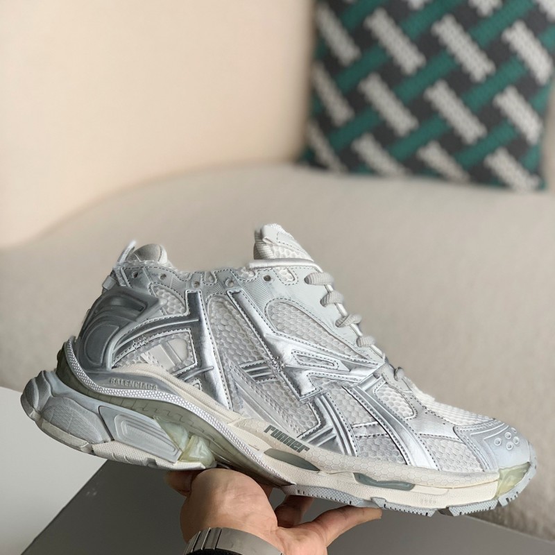 Ba*len*cia*ga Runner Sneakers
