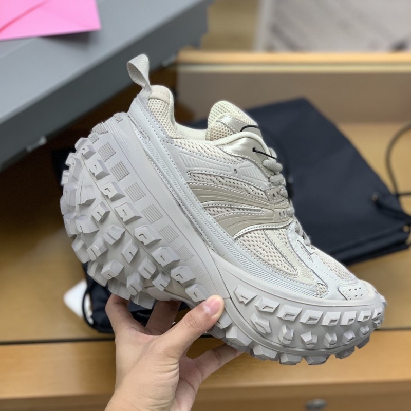 Ba*len*cia*ga sneakers