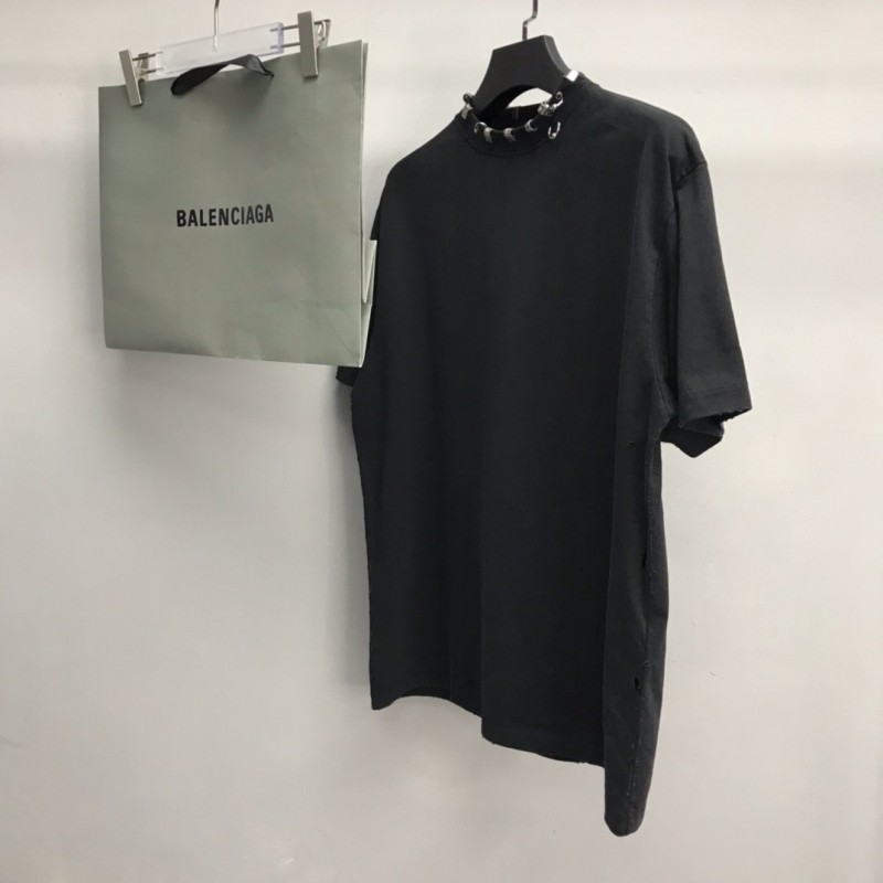 Ba*len*cia*ga neckline hardware perforated T-shirt