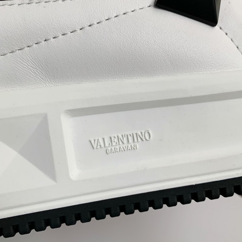 va*t*no One Stud Sneakers