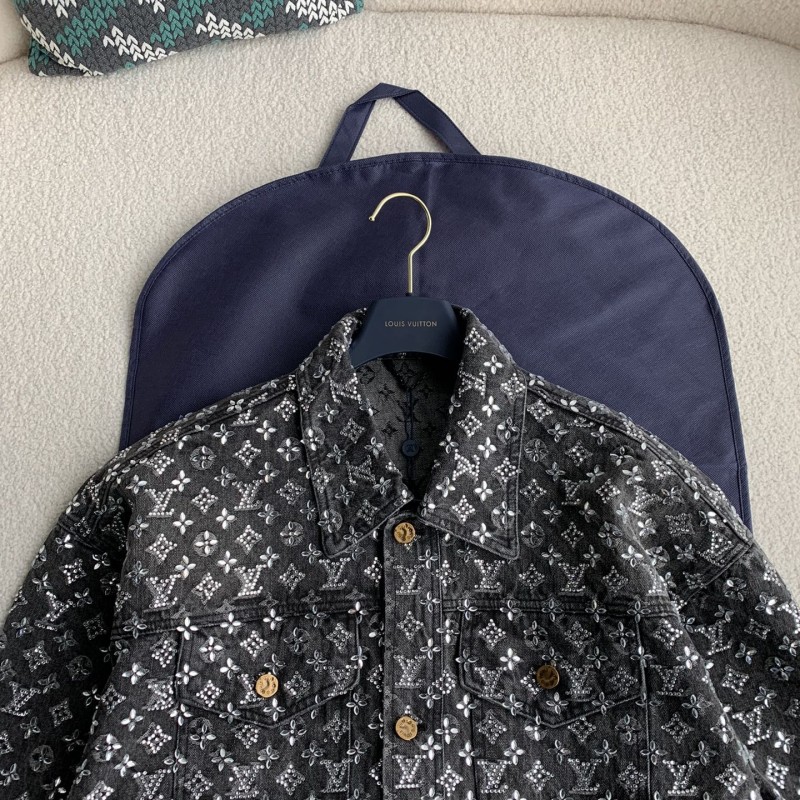 L0*is V*t0n Jackets