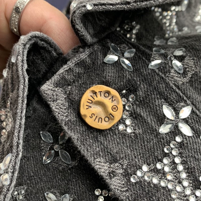 L0*is V*t0n Jackets
