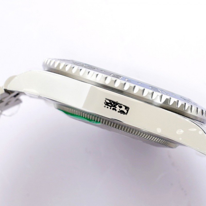 R*l*x Best Oyster Constant Motion Greenwich Type 40 series