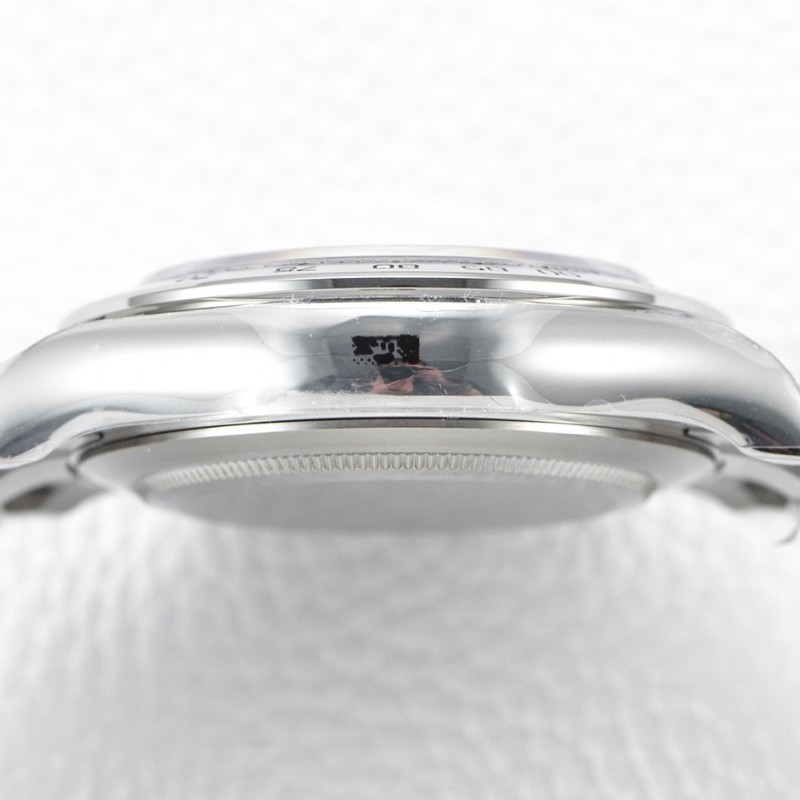 R*l*x Trithong had his own Cal.4130