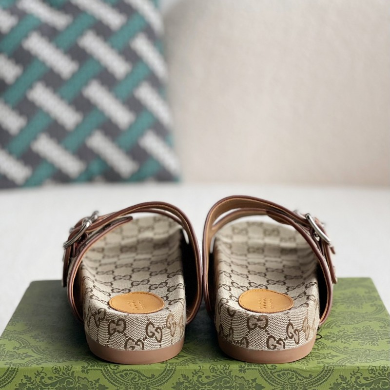 G*u*i sandals