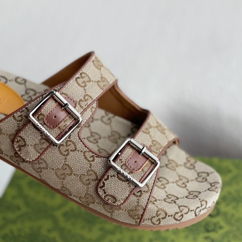 G*u*i sandals