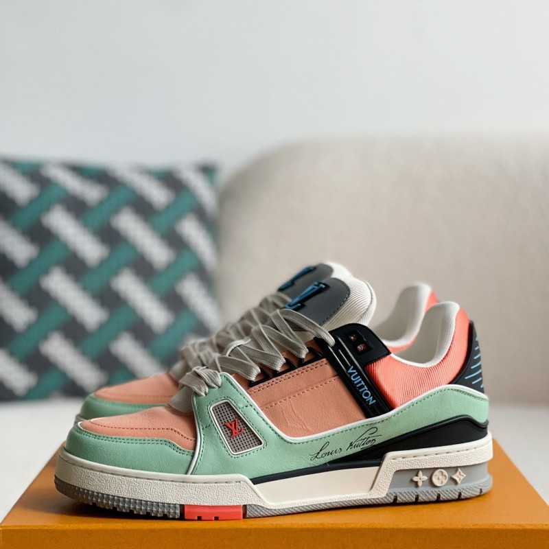 L0*is V*t0n TRAINER Sneakers