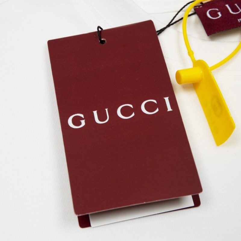 G*u*i  English letters T-shirt