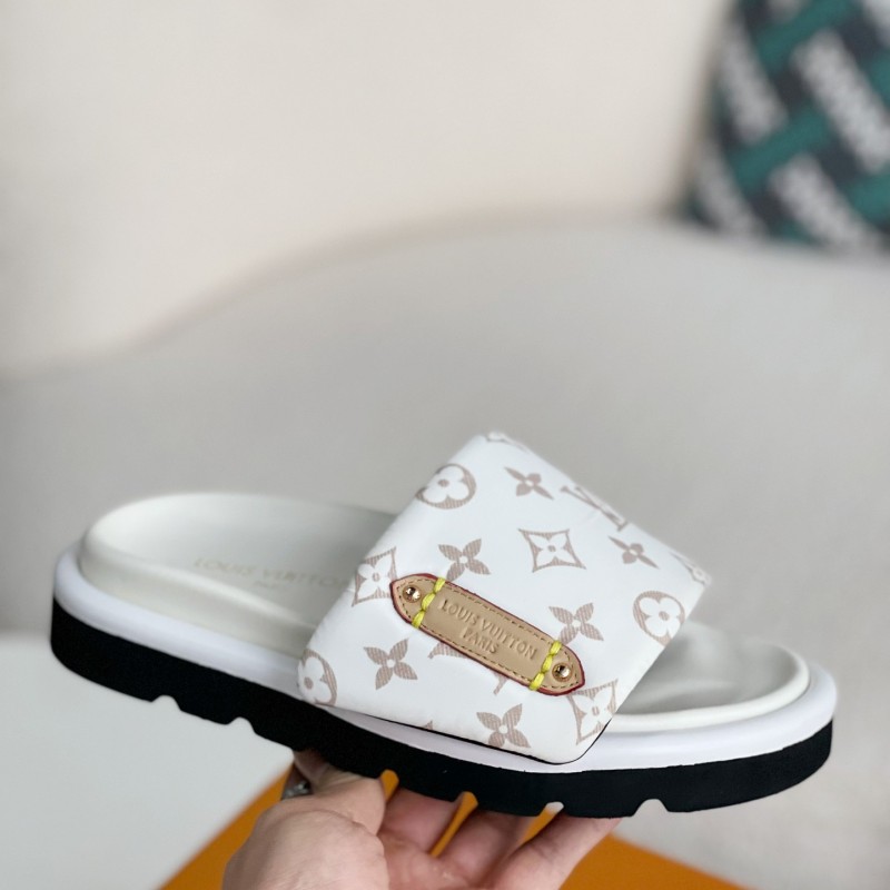 L0*is V*t0n SLIPPERS