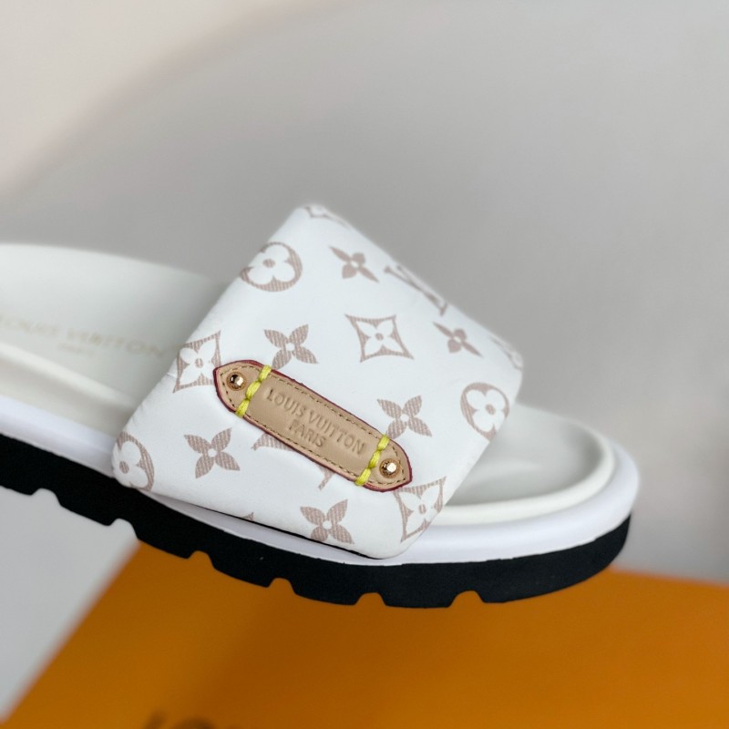 L0*is V*t0n SLIPPERS