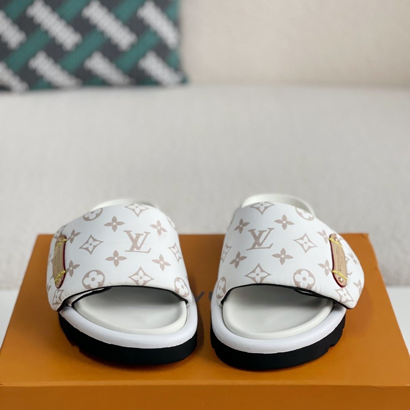L0*is V*t0n SLIPPERS