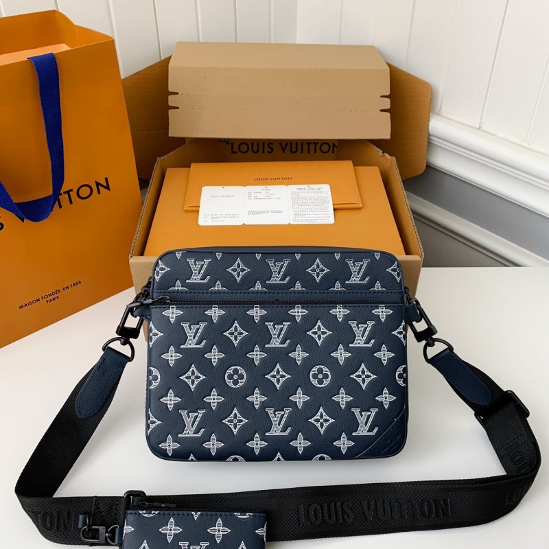 L0*is V*t0n The new TRIO Postman Pack M24753  Size： 25*18.5*7cm