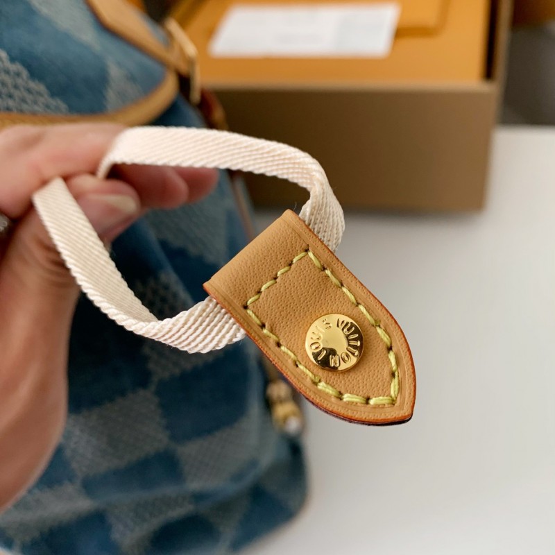 L0*is V*t0n Montsouris backpack M40708  Size：32*40*19cm