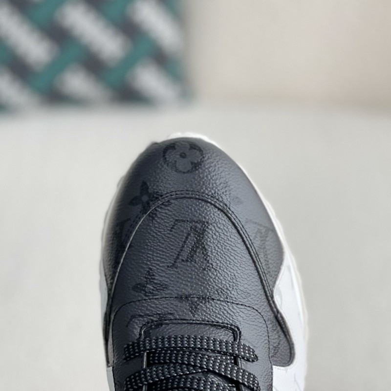 L0*is V*t0n SNEAKERS
