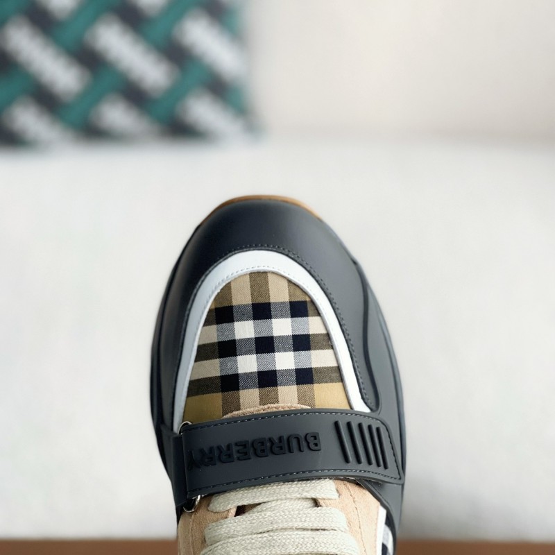 B**rry Low cut casual sports shoes