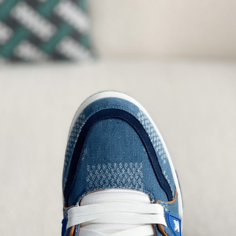 L0*is V*t0n SNEAKERS