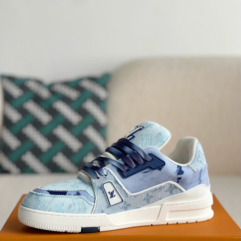 L0*is V*t0n TRAINER SNEAKERS