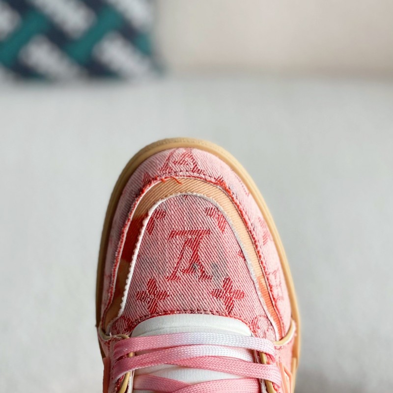 L0*is V*t0n TRAINER SNEAKERS