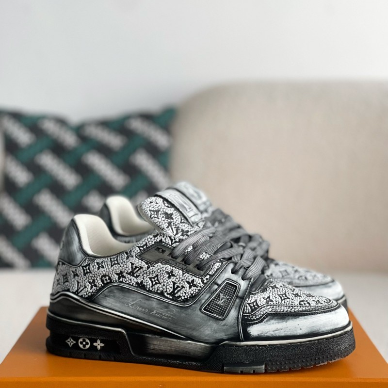 L0*is V*t0n SNEAKERS