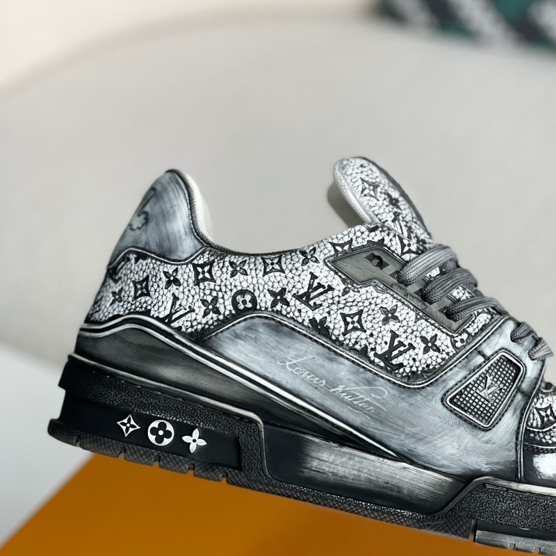 L0*is V*t0n SNEAKERS
