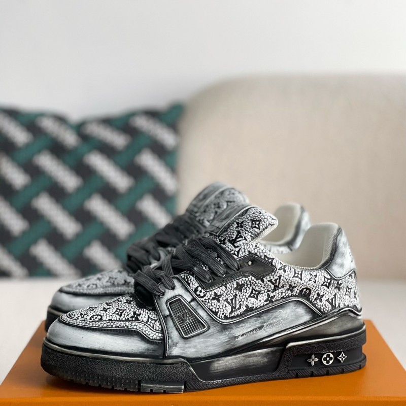 L0*is V*t0n SNEAKERS