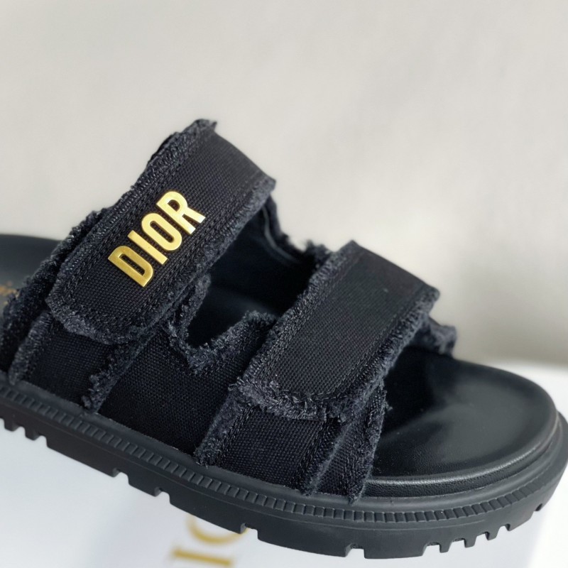 D*0r A word sandal