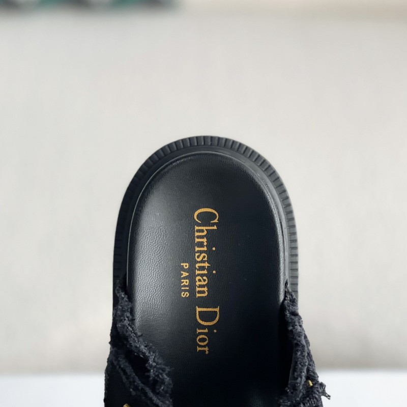 D*0r A word sandal