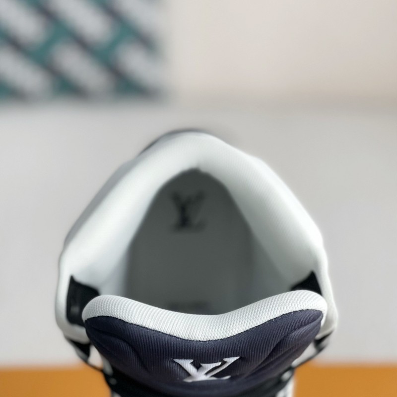 L0*is V*t0n TRAINER SNEAKERS