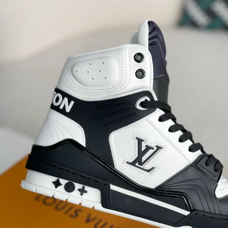 L0*is V*t0n TRAINER SNEAKERS
