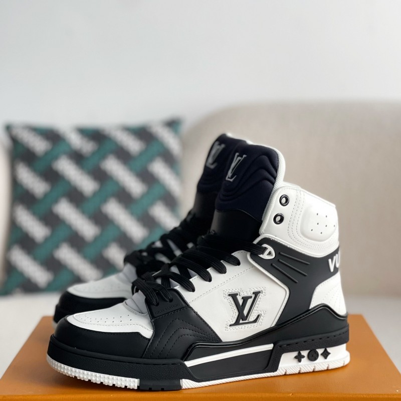 L0*is V*t0n TRAINER SNEAKERS