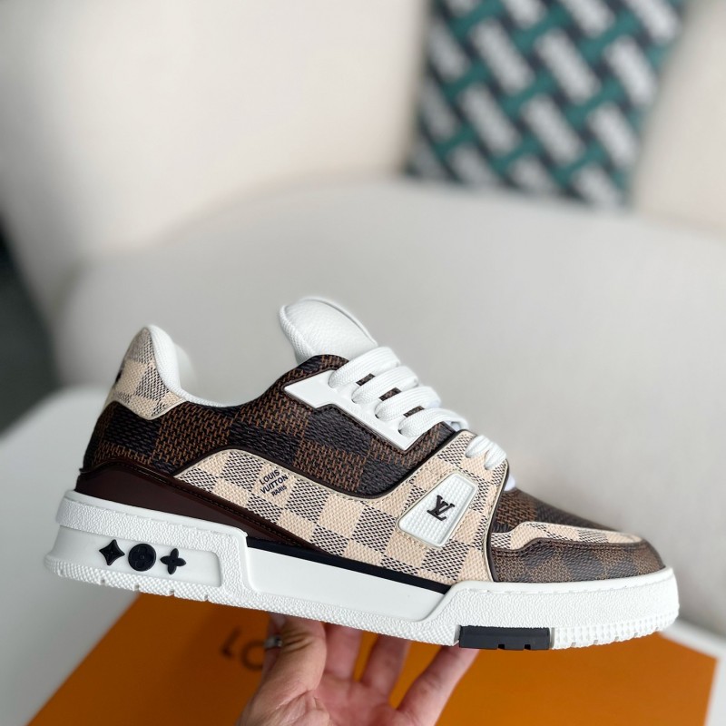 L0*is V*t0n TRAINER SNEAKERS