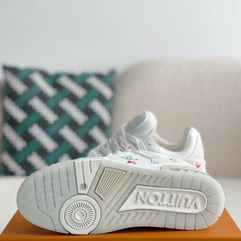 L0*is V*t0n TRAINER SNEAKERS