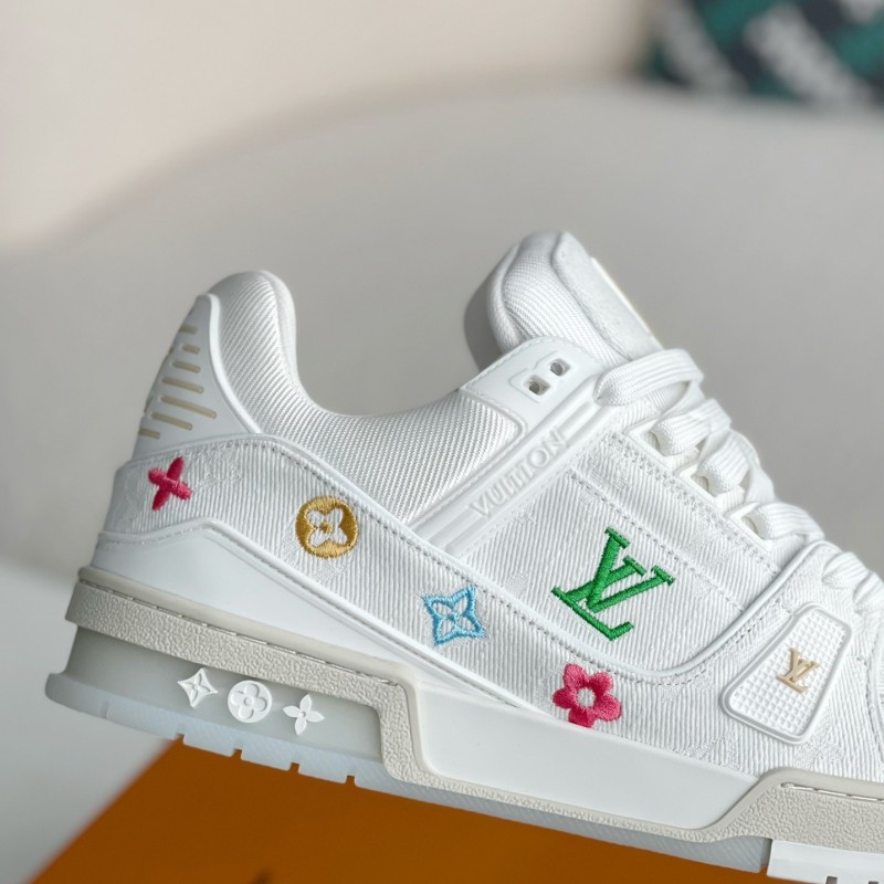 L0*is V*t0n TRAINER SNEAKERS