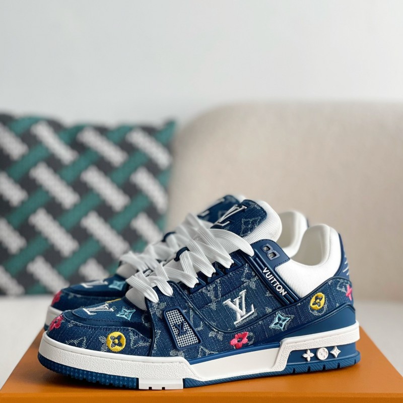 L0*is V*t0n TRAINER SNEAKERS