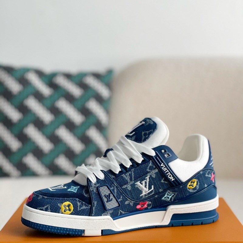 L0*is V*t0n TRAINER SNEAKERS