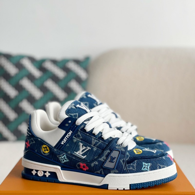 L0*is V*t0n TRAINER SNEAKERS