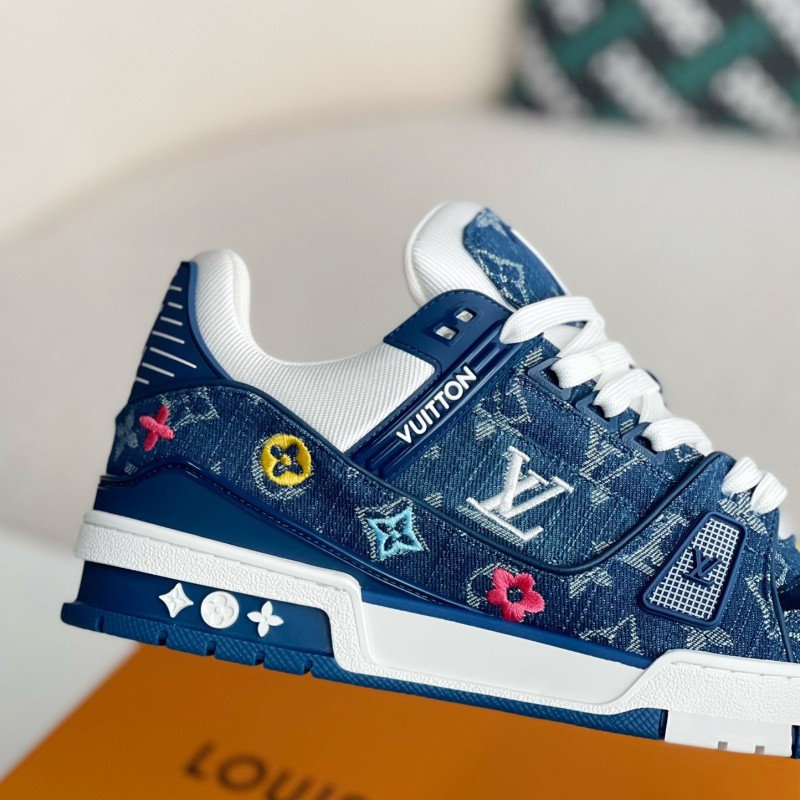 L0*is V*t0n TRAINER SNEAKERS