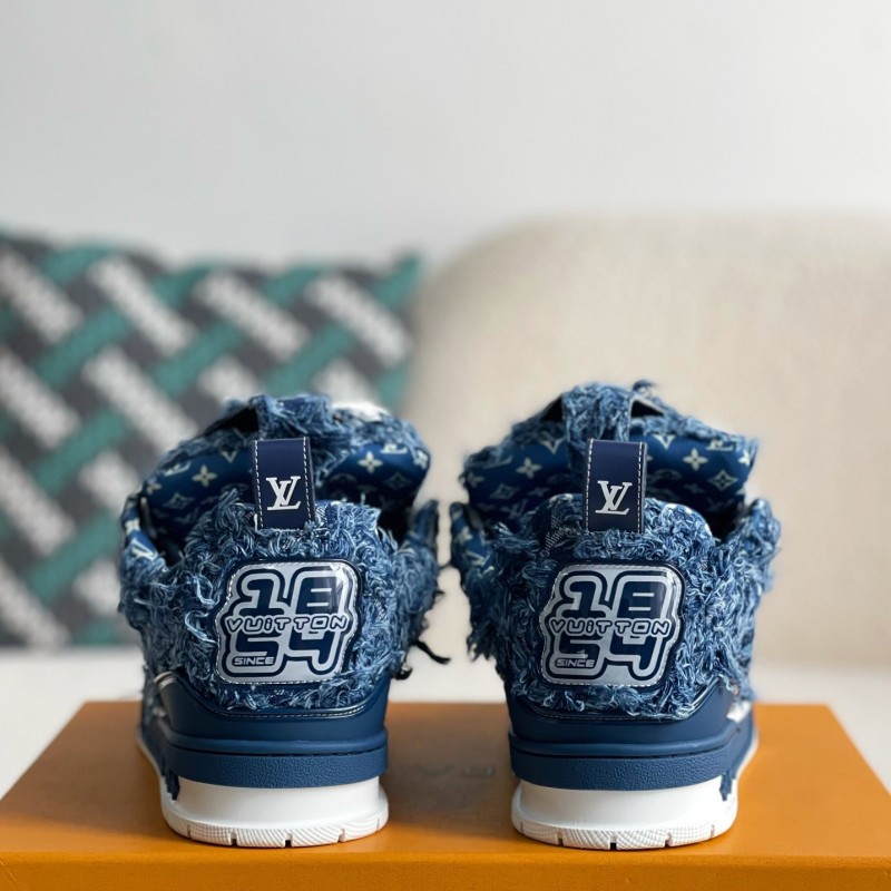 L0*is V*t0n TRAINER SNEAKERS