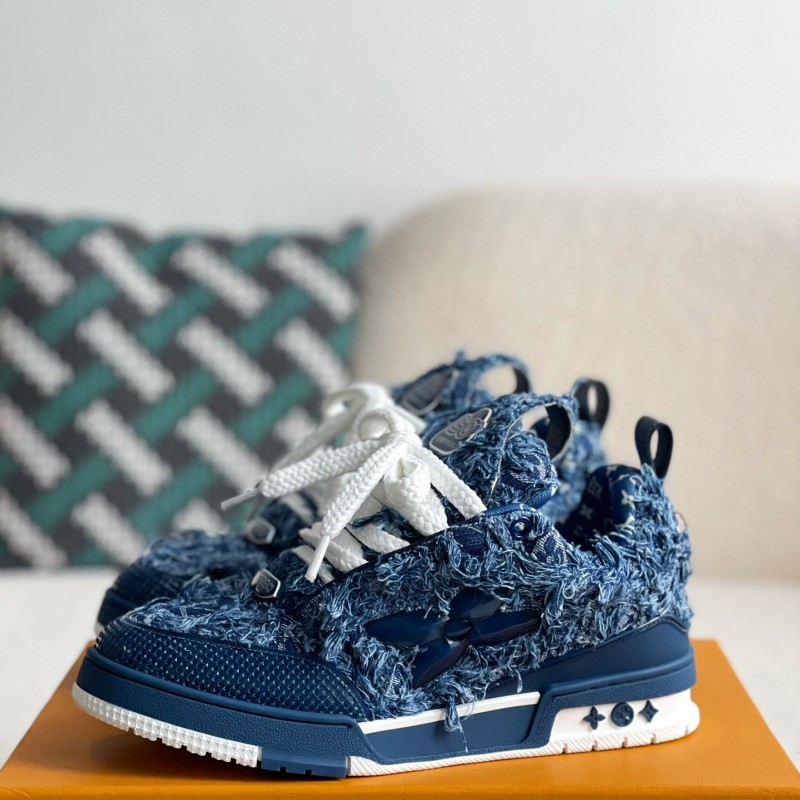 L0*is V*t0n TRAINER SNEAKERS
