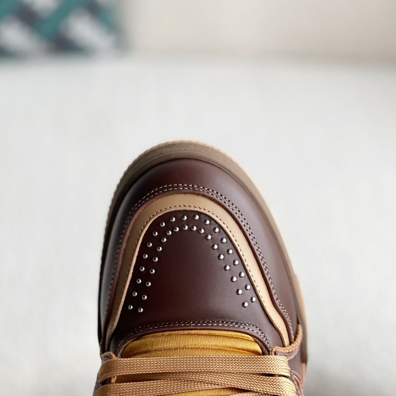 L0*is V*t0n TRAINER SNEAKERS