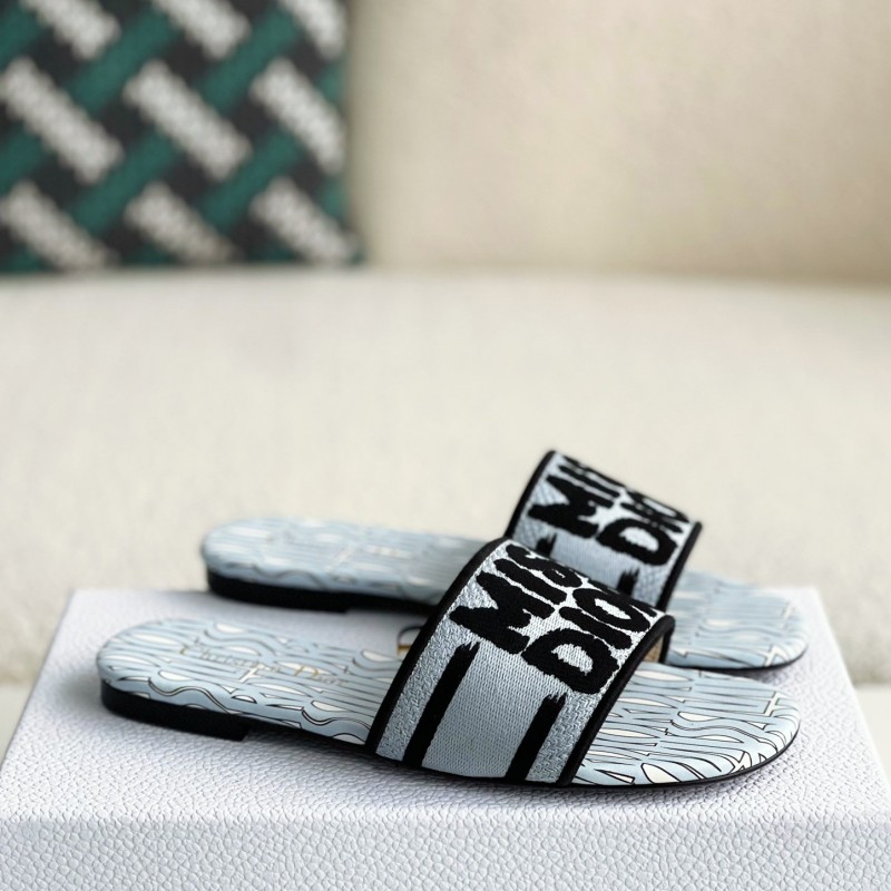 D*0r women's slippers