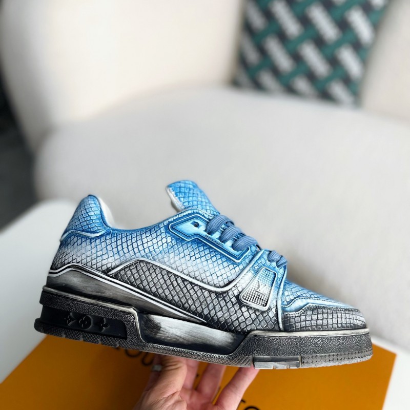 L0*is V*t0n TRAINER SNEAKERS