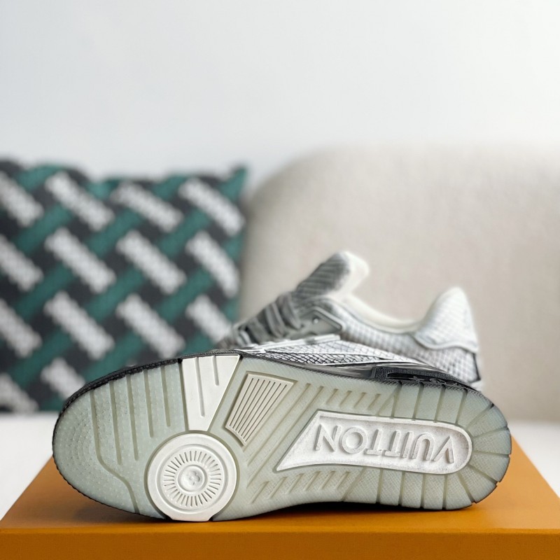 L0*is V*t0n TRAINER SNEAKERS