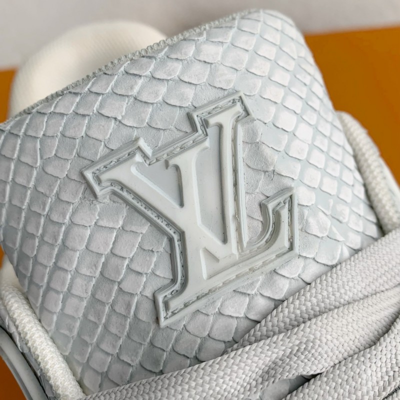 L0*is V*t0n TRAINER SNEAKERS