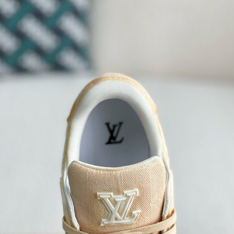 L0*is V*t0n TRAINER SNEAKERS