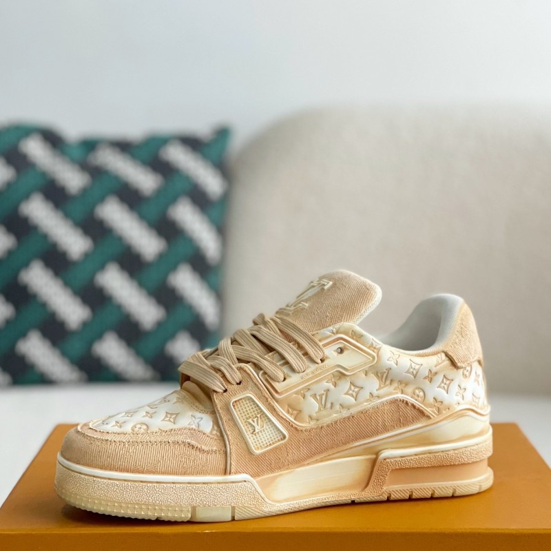L0*is V*t0n TRAINER SNEAKERS