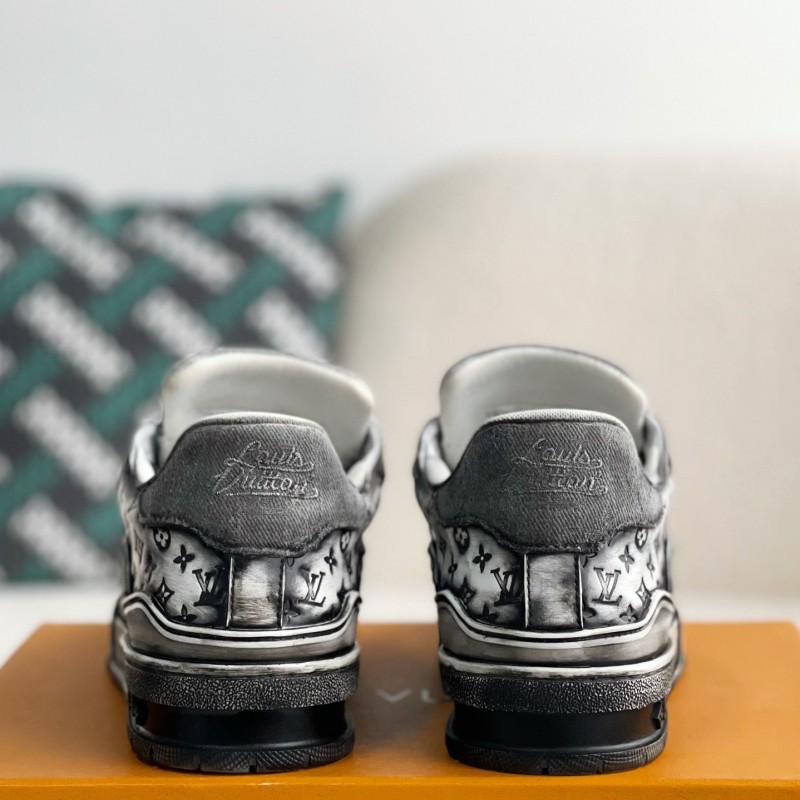 L0*is V*t0n TRAINER SNEAKERS