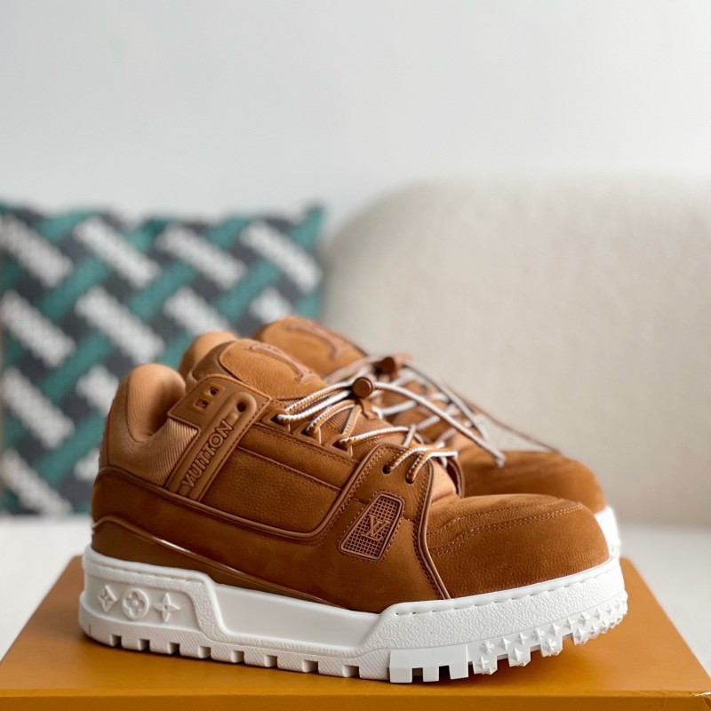 L0*is V*t0n TRAINER SNEAKERS