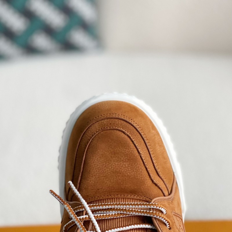 L0*is V*t0n TRAINER SNEAKERS